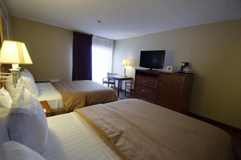Clarion & Conference Center Hotel 3*