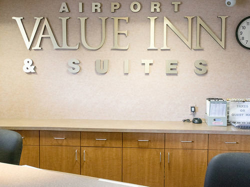 Travelodge By Wyndham Airport - Peterson Sfb 2* Colorado Springs