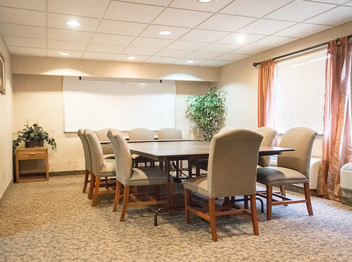 Hotel Travelodge By Wyndham Airport - Peterson Sfb
