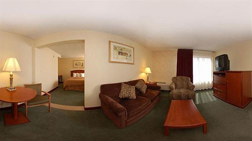 Clarion & Conference Center Colorado Springs