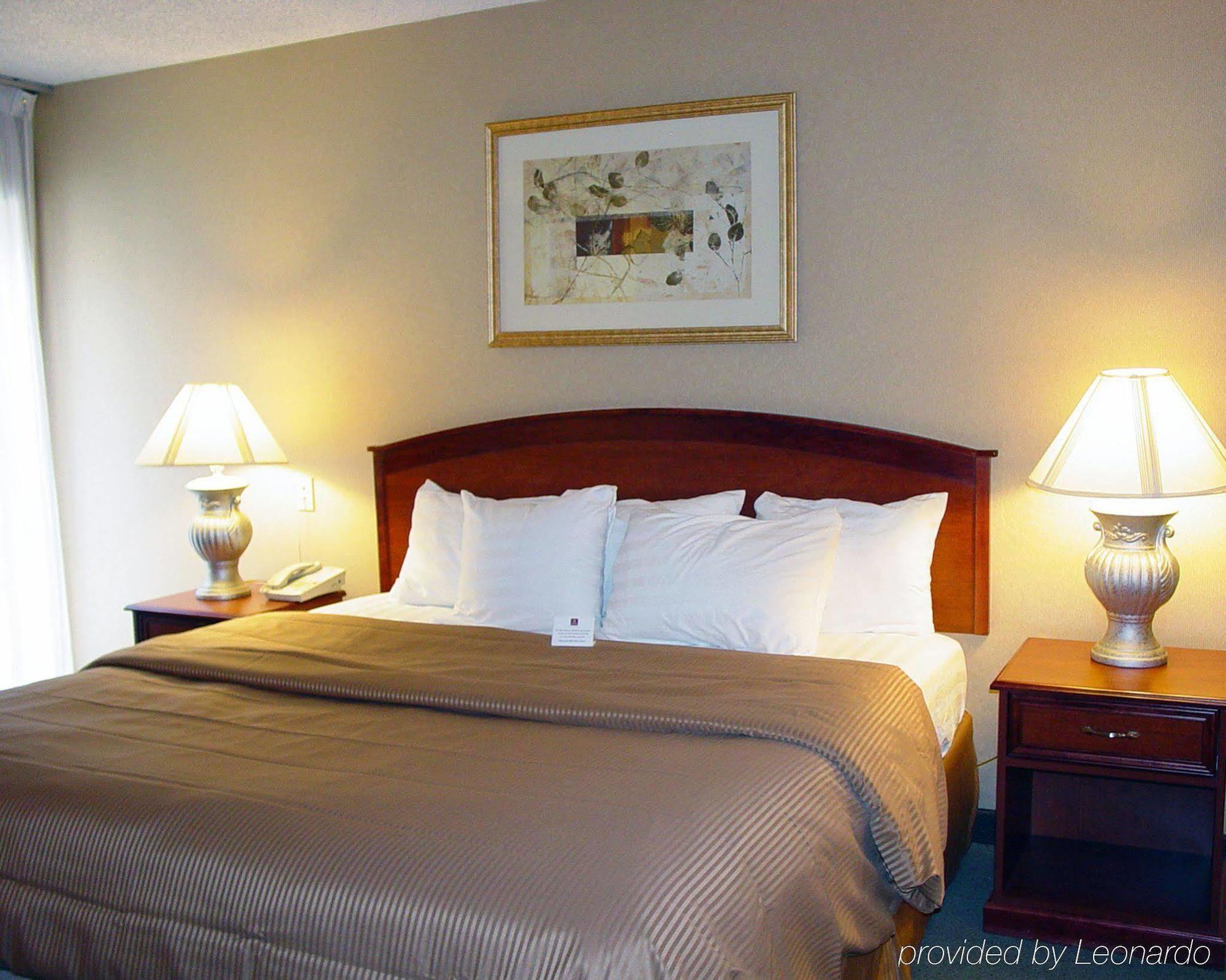 Clarion & Conference Center Hotel 3*