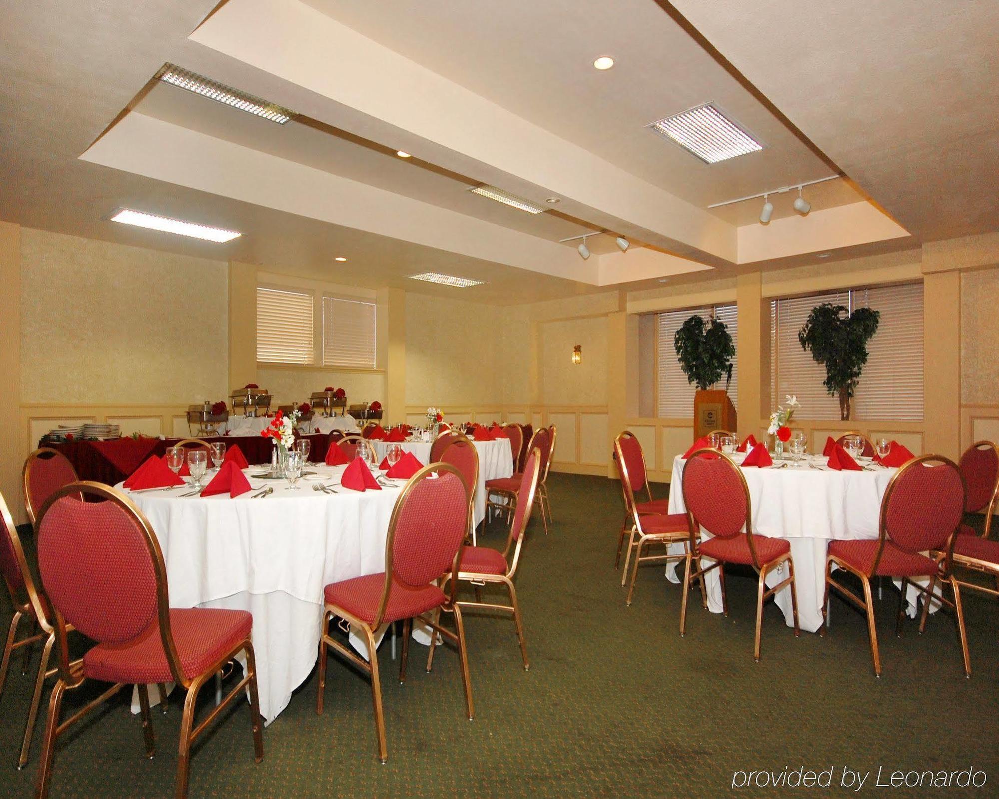 Hotel Clarion & Conference Center 3*