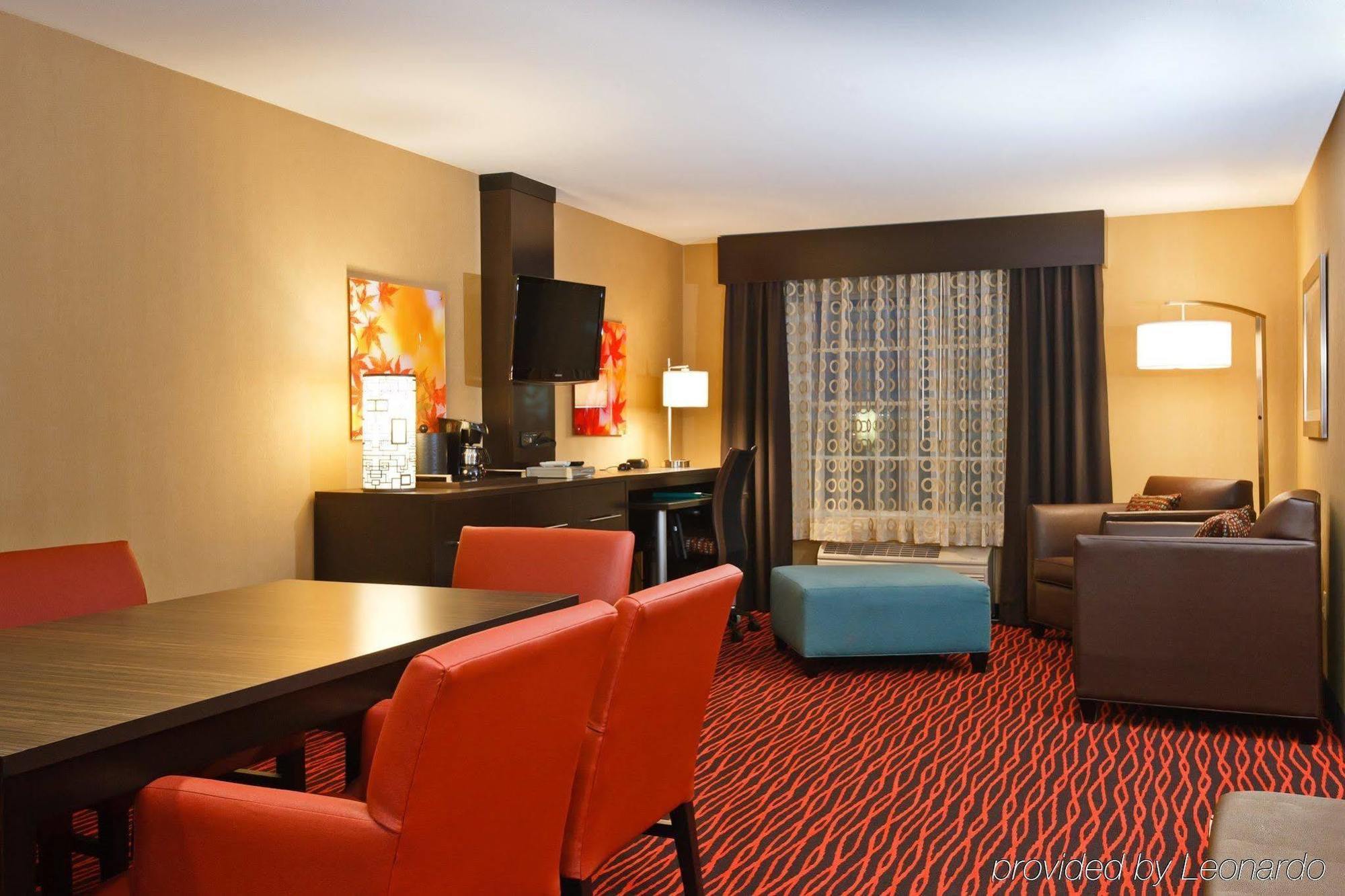 - Airport By Ihg 3* Colorado Springs