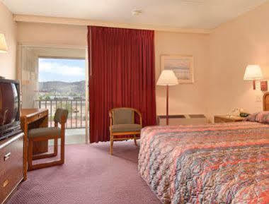 Days By Wyndham Colorado Springs/garden Of The Gods Hotel 2*
