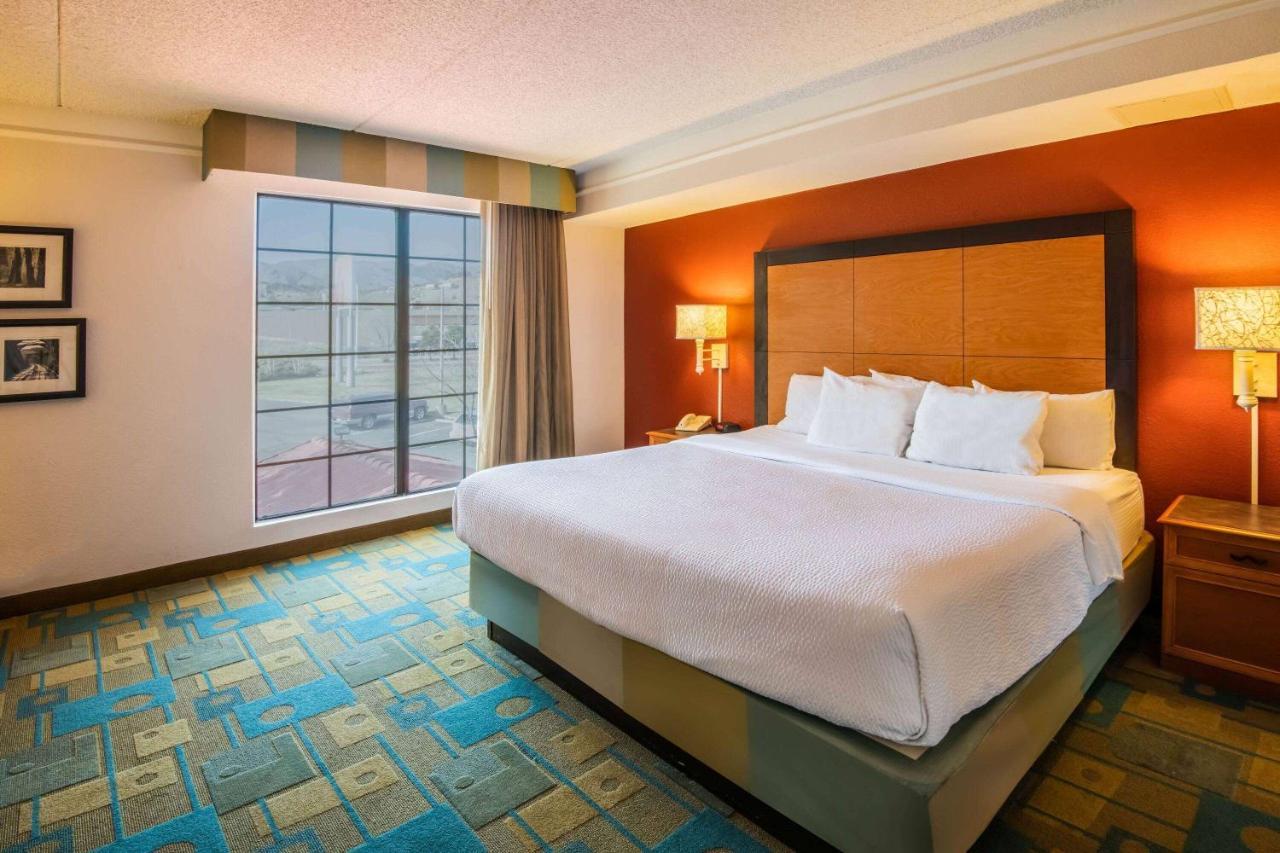 La Quinta By Wyndham Garden Of The Gods Hotel 3*