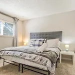 Wonderful Spacious 5Br Colorado Springs House