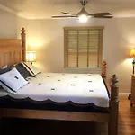 Beautiful Perfectly Located Hot Tub Fire Pit Bikes