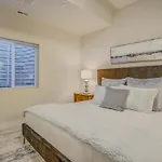 4Br Urban Rooftop Patio With Views