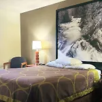 Super 8 by Wyndham Colorado Springs/Afa Area