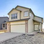 Family Home With Yard In Colorado Springs