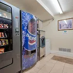 Super 8 By Wyndham Colorado Springs/Chestnut Street