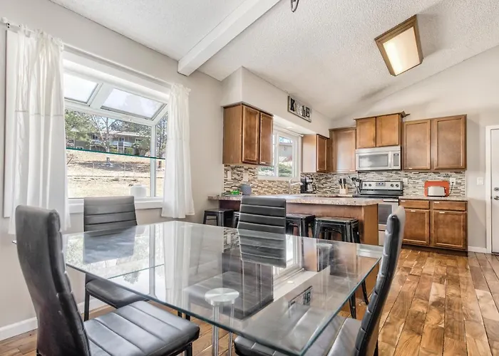 Wonderful Spacious 5Br Colorado Springs House