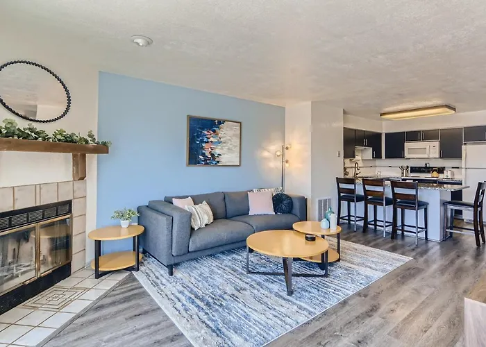 Rare Find Modern Townhome In The Heart Of Old Colorado City