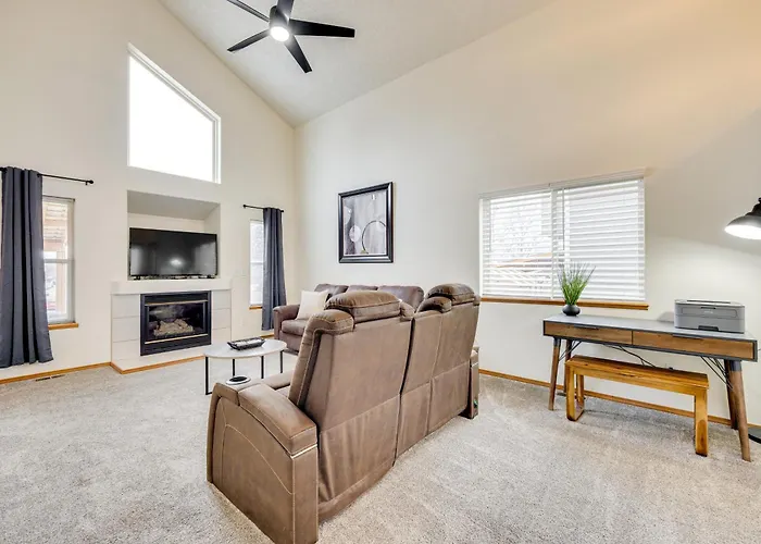 Family Home With Yard In Colorado Springs