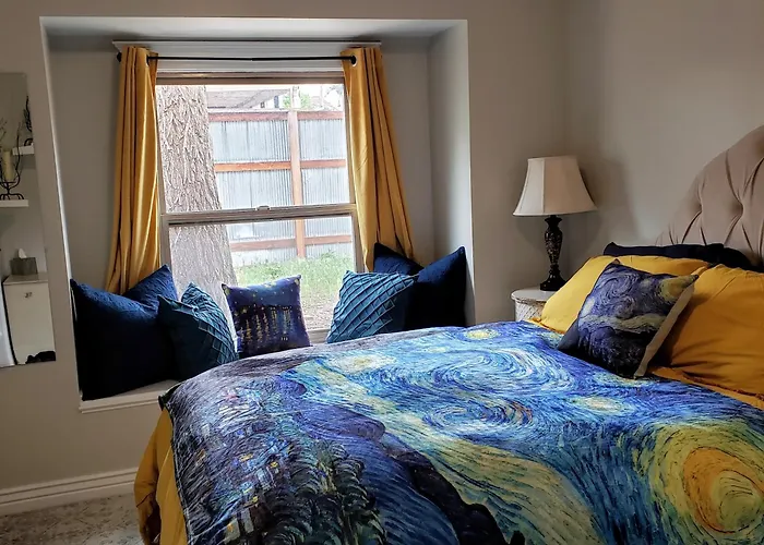 Van Gogh Get High Tiny Home