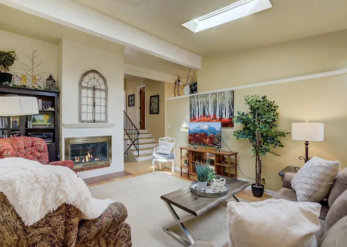 4Bd Family Home Heart Of Cos Lrg Backyard And Gameroom