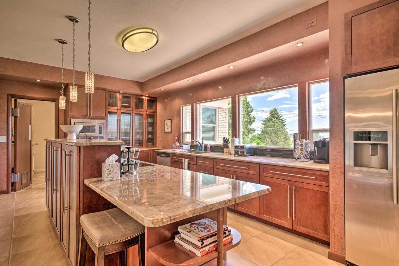 Pet-friendly Co Springs With Koi Pond And Patio Holiday home Colorado Springs