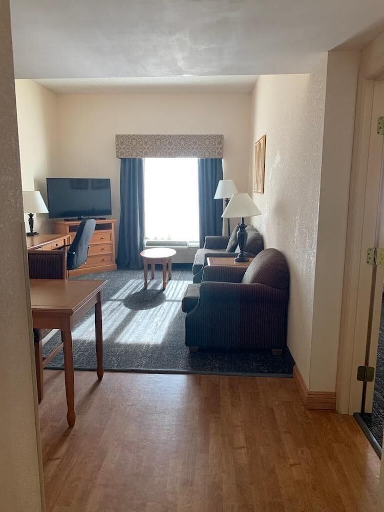 Hotel Hyatt House Airport 3*