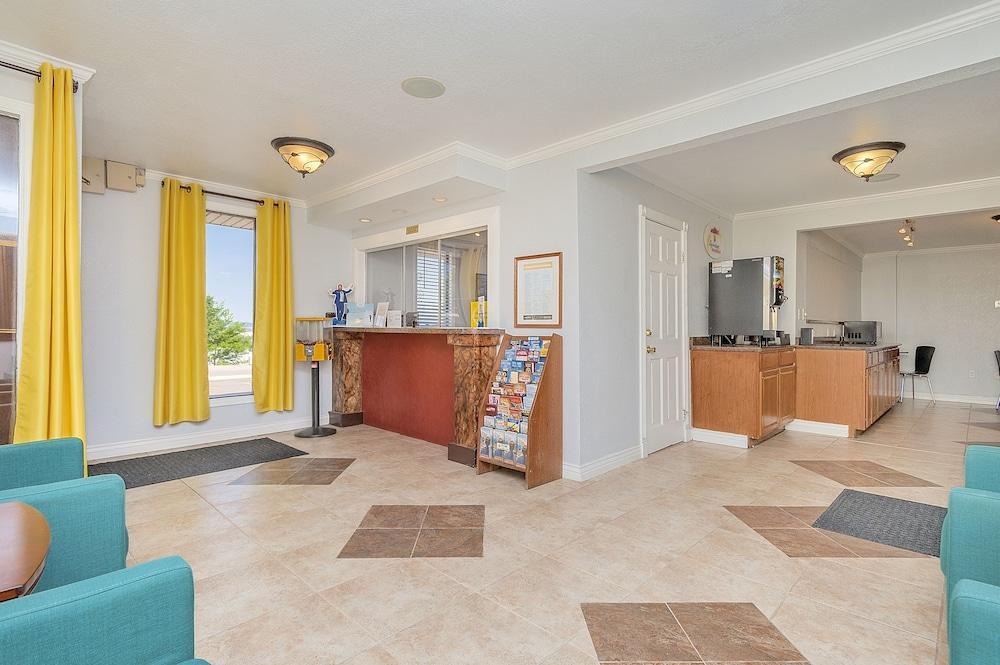 Super 8 By Wyndham Colorado Springs/chestnut Street Motel Colorado Springs