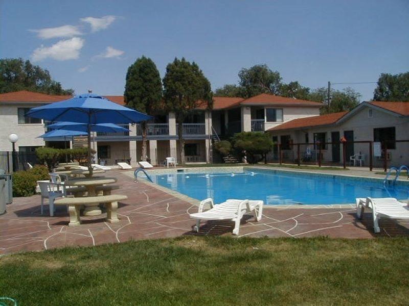 Rodeway & Hotel