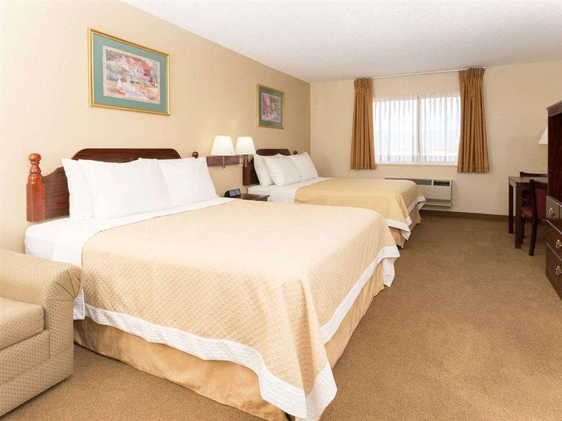 Days By Wyndham Airport Hotel