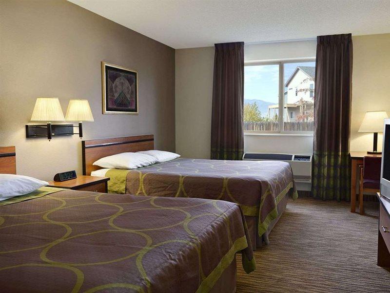 Motel Super 8 By Wyndham Airport