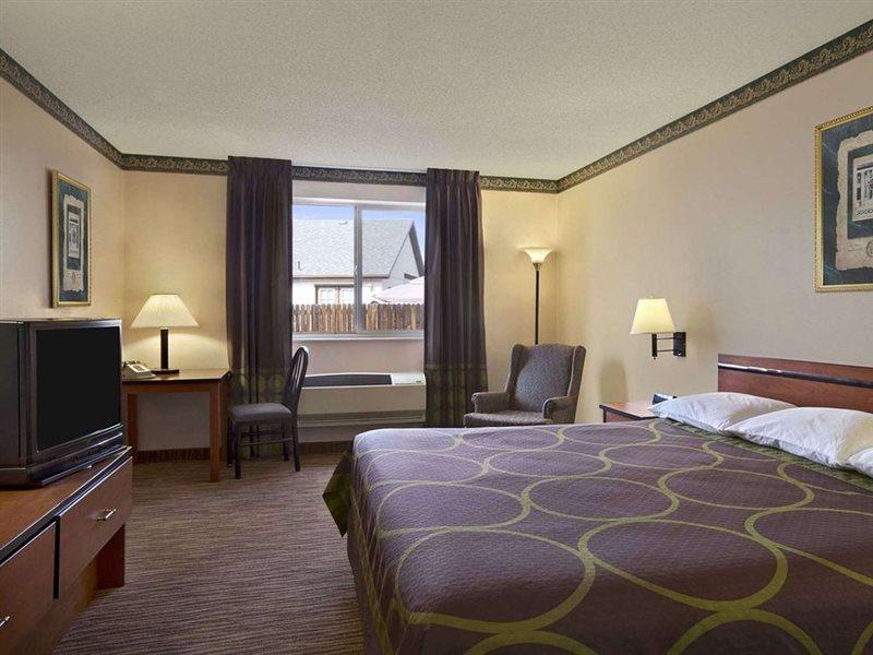 Super 8 By Wyndham Airport Motel 3*