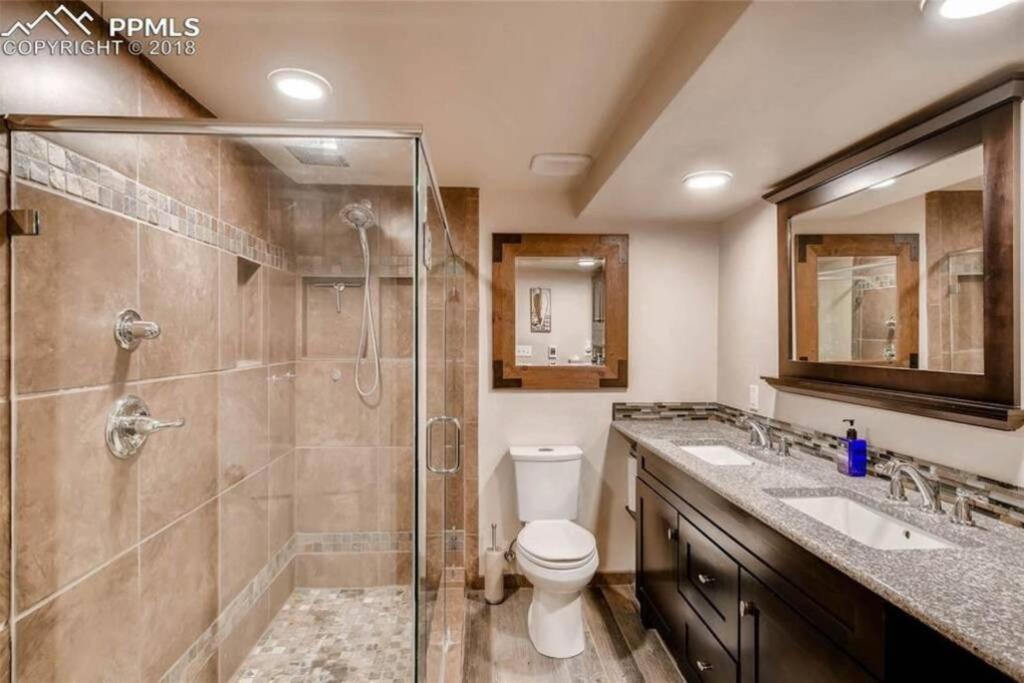 2 Master Suites/3 King Beds/4 Bath/mins To Airport