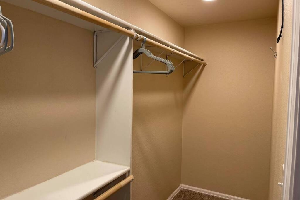 2 Master Suites/3 King Beds/4 Bath/mins To Airport Colorado Springs