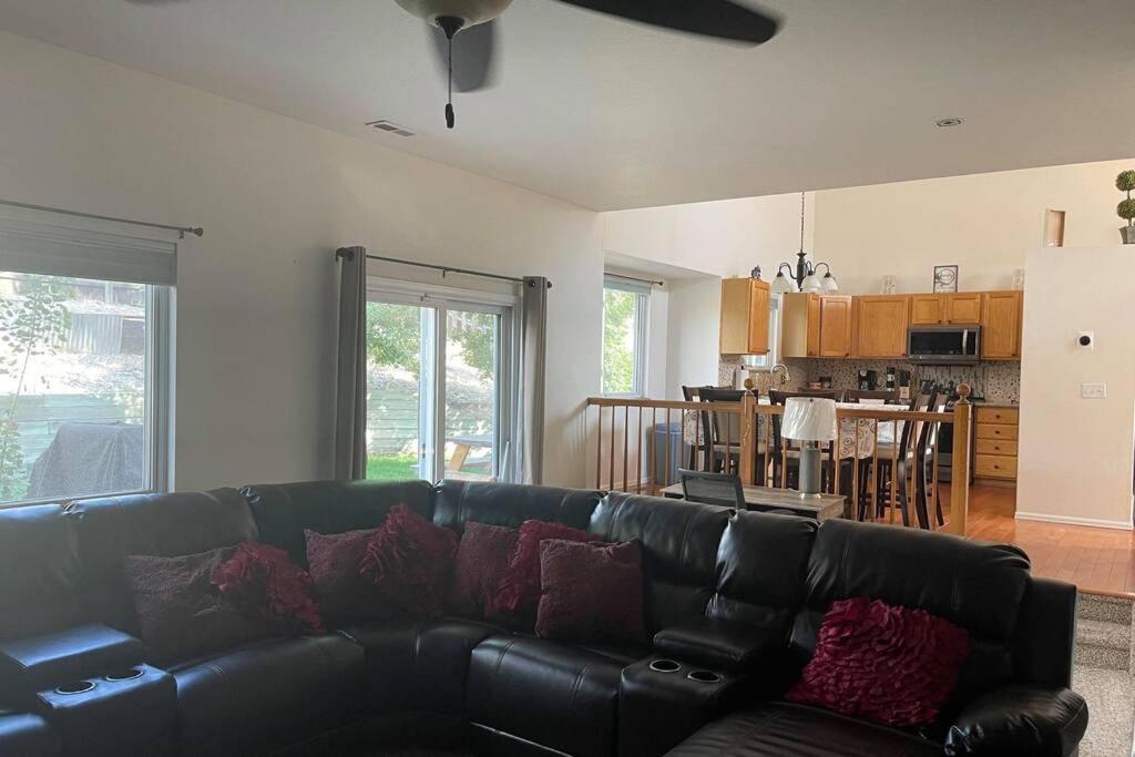 Villa 2 Master Suites/3 King Beds/4 Bath/mins To Airport