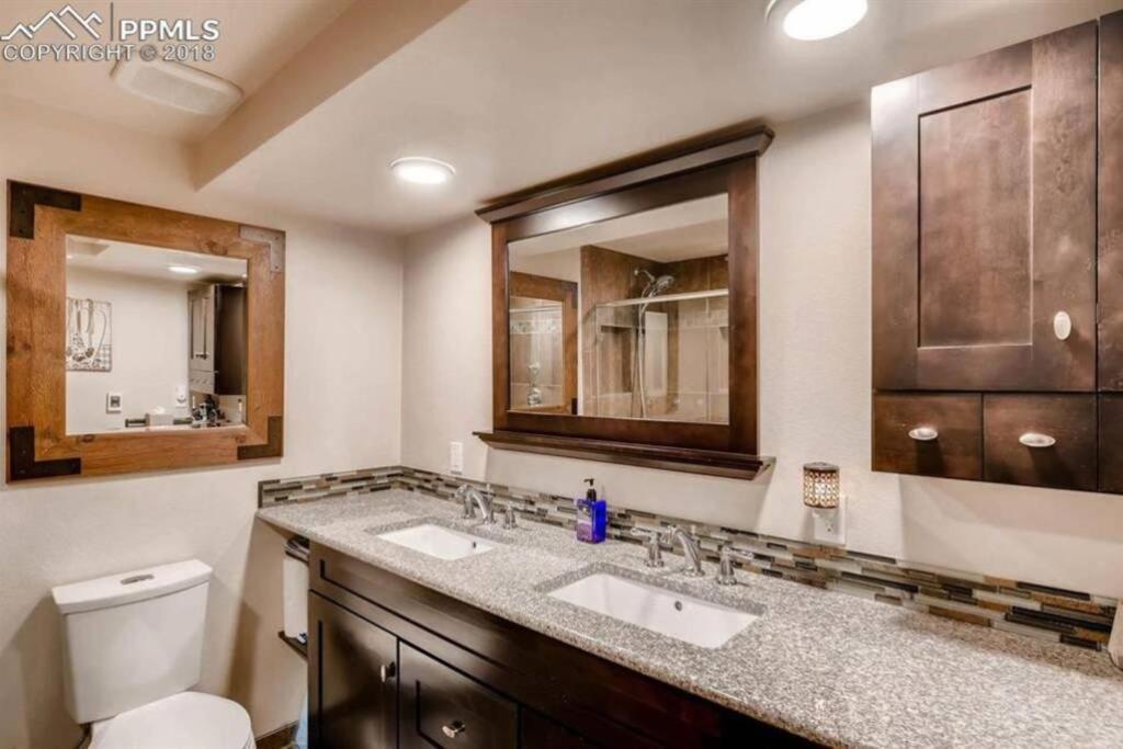 2 Master Suites/3 King Beds/4 Bath/mins To Airport Villa