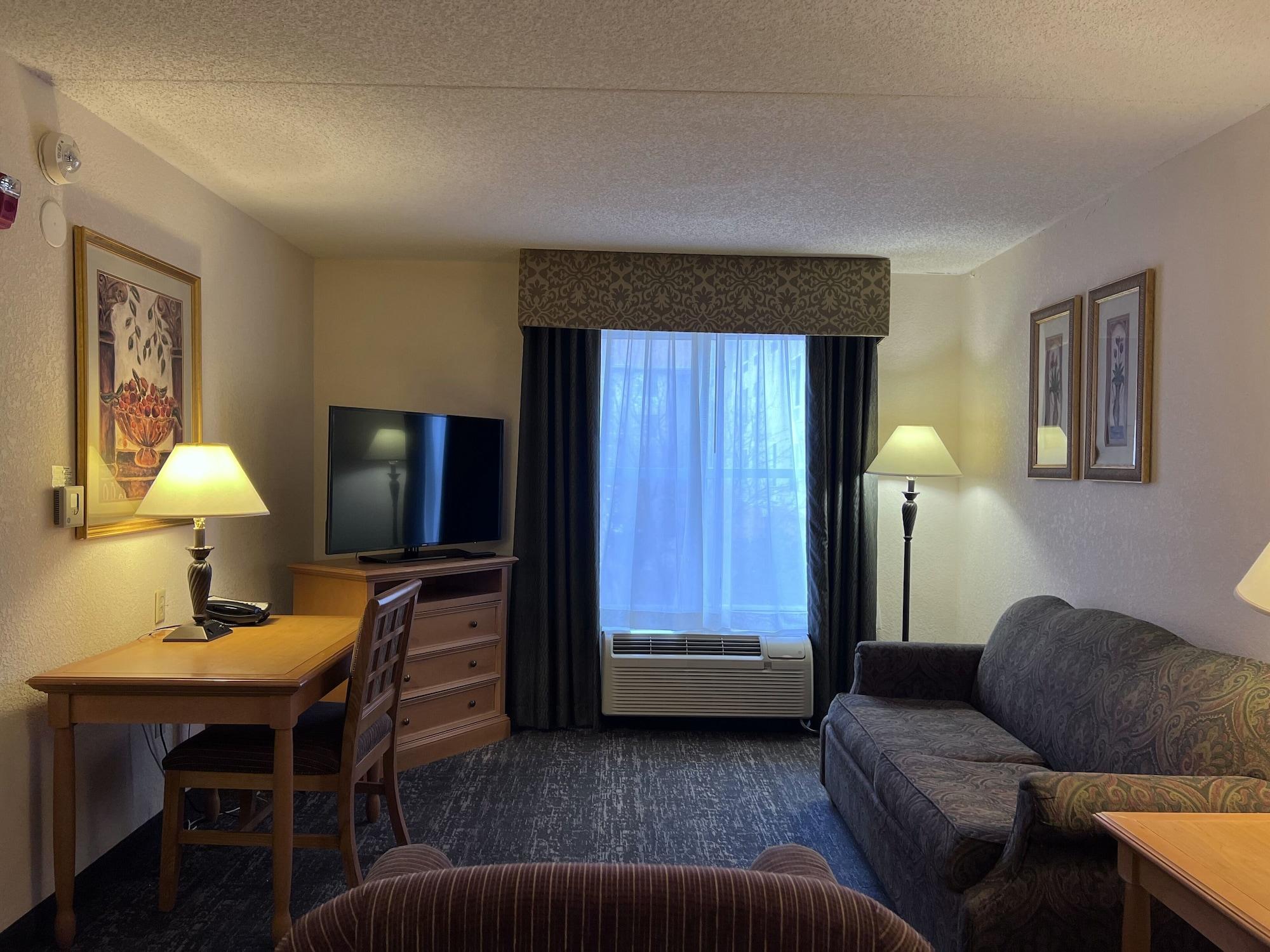 Hyatt House Airport 3*