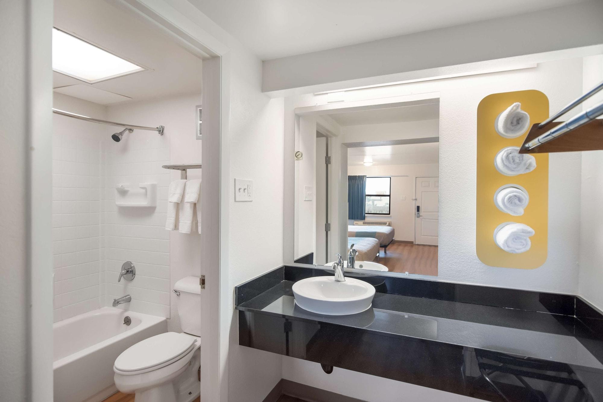 6-colorado Springs, Co - Air Force Academy Hotel 2*