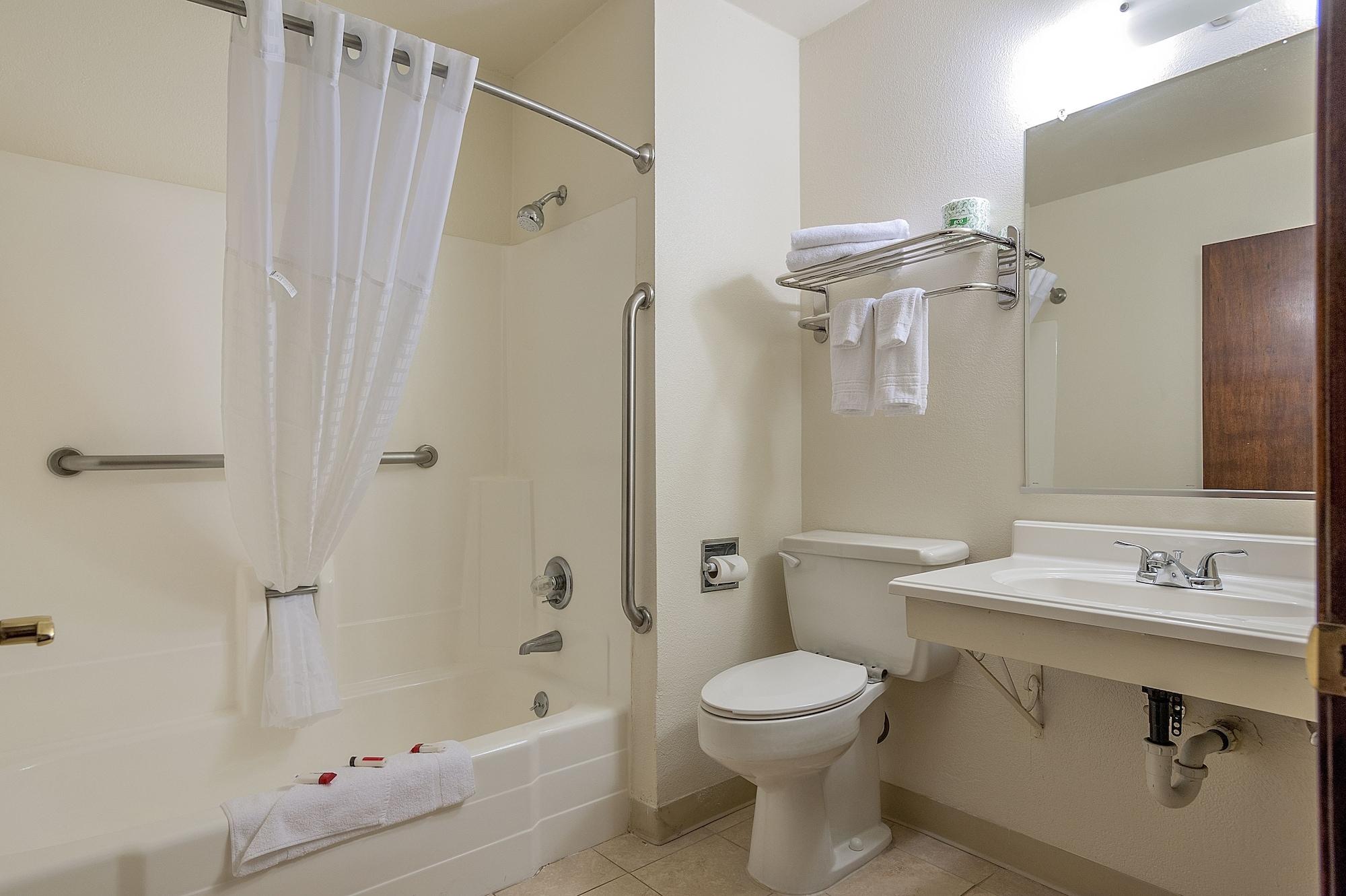 Super 8 By Wyndham Colorado Springs/chestnut Street Motel