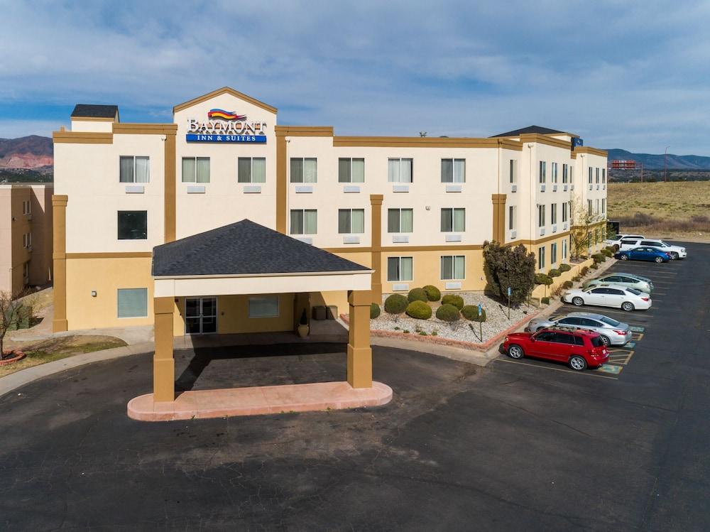 Baymont By Wyndham Hotel