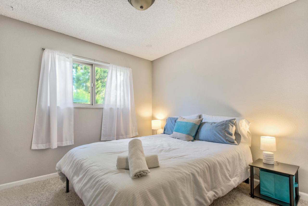 Wonderful Spacious 5br House Holiday home Colorado Springs