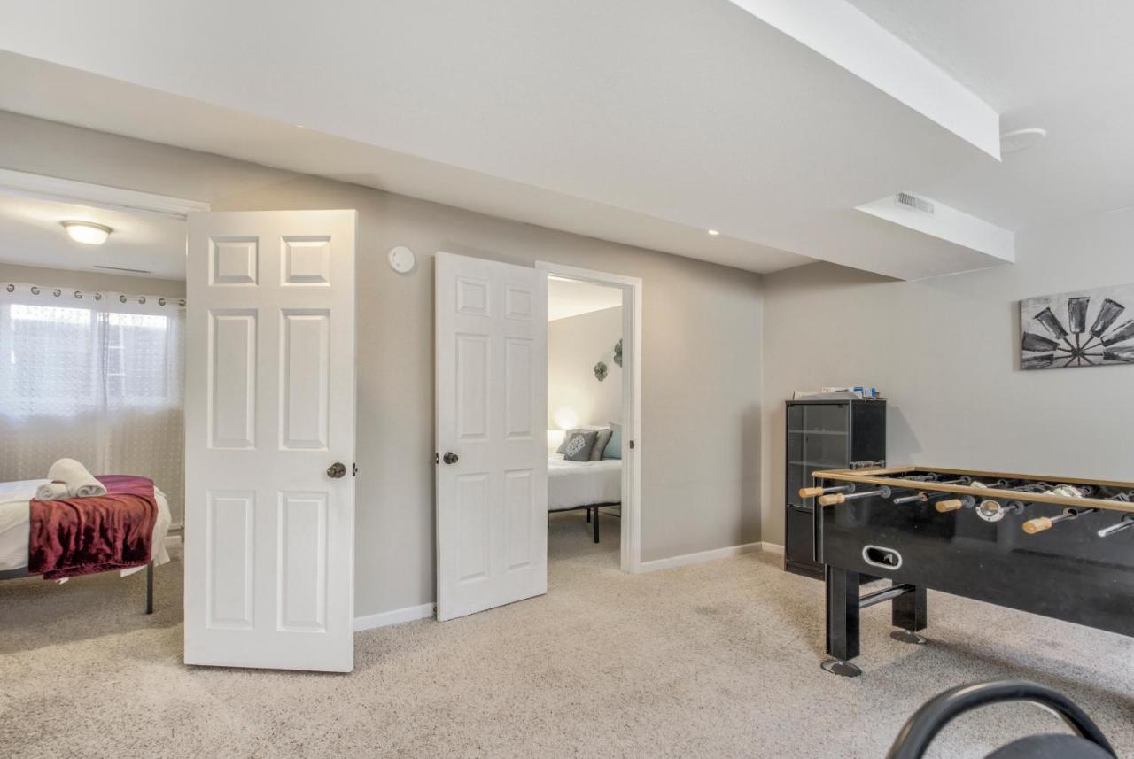 Wonderful Spacious 5br House Holiday home Colorado Springs