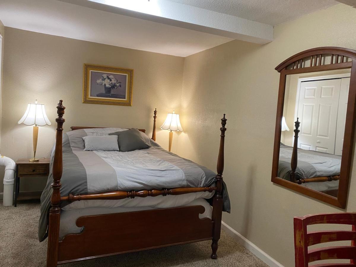 Westside Large Holiday home Colorado Springs