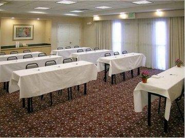 Hotel La Quinta By Wyndham South Airport