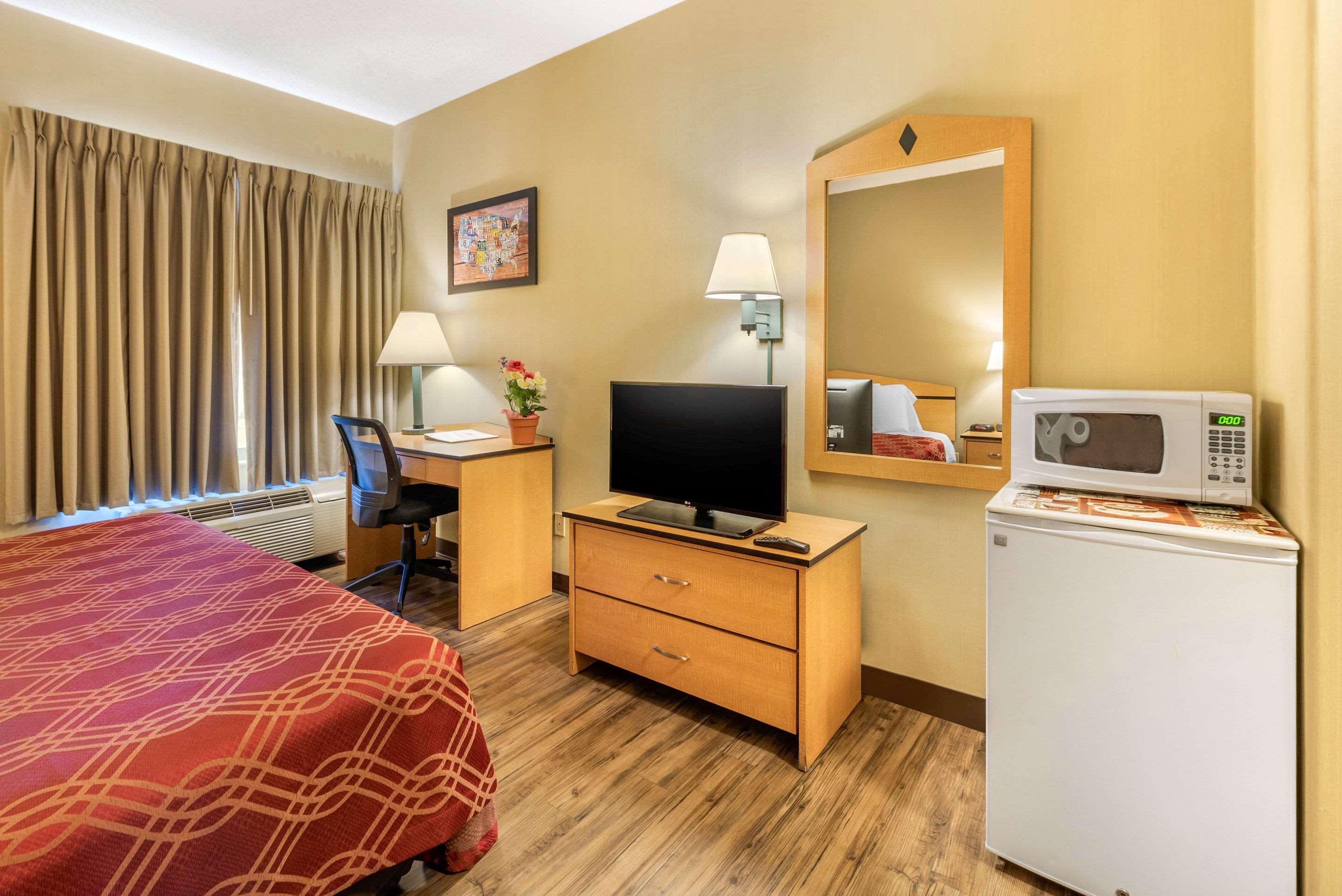 Hotel Econo Airport/colorado Springs 2*