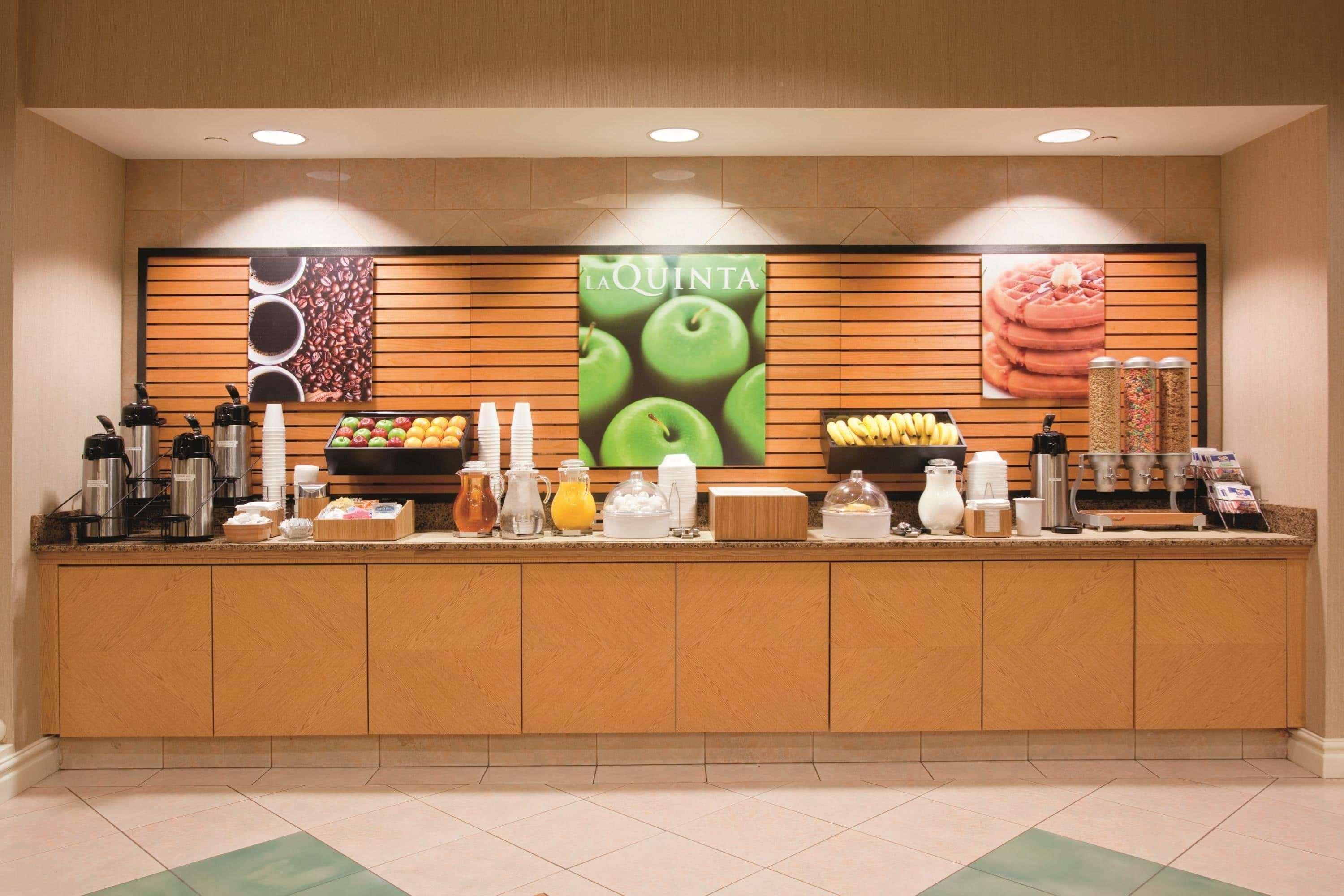 La Quinta By Wyndham South Airport Hotel 3*