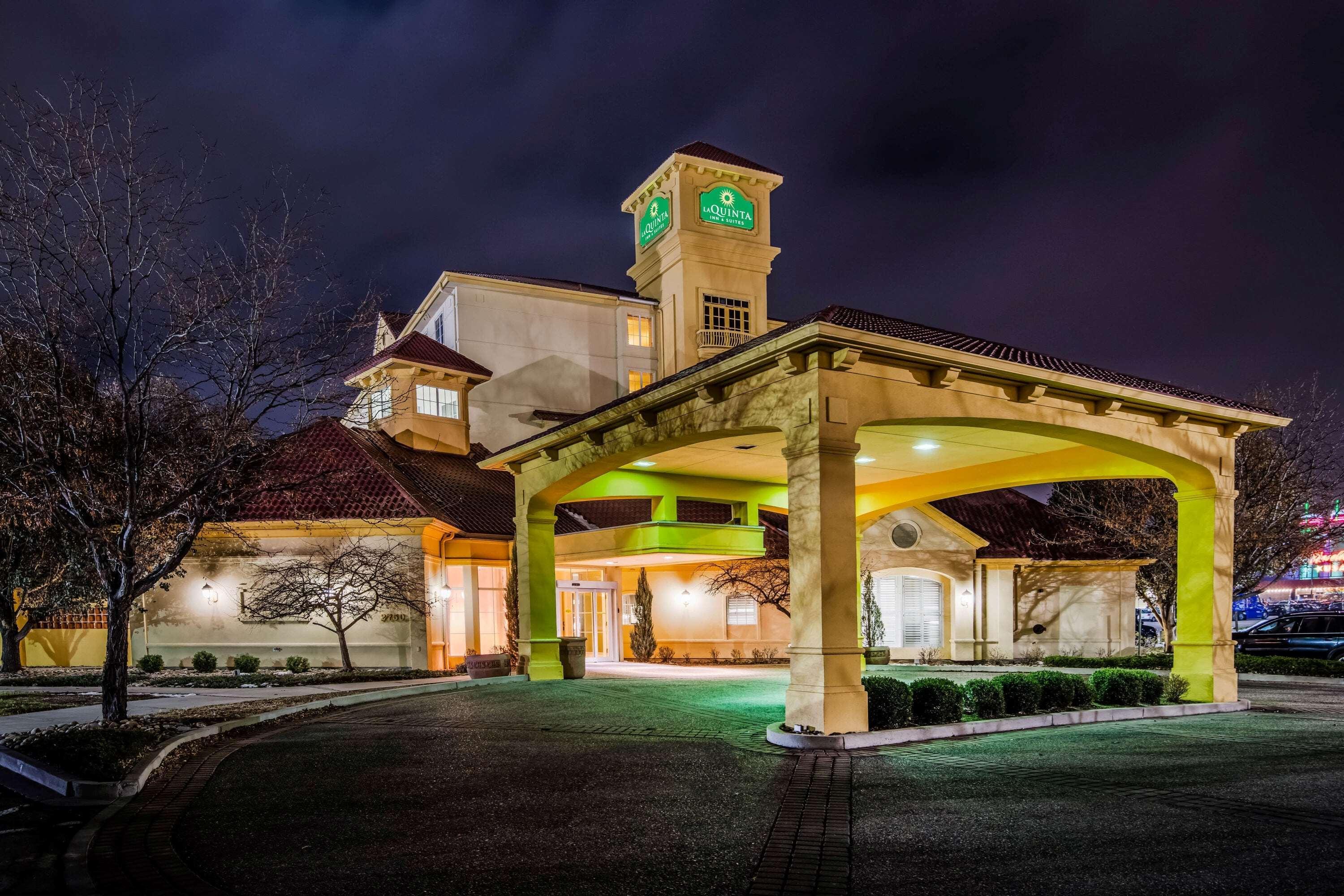 Hotel La Quinta By Wyndham South Airport 3*