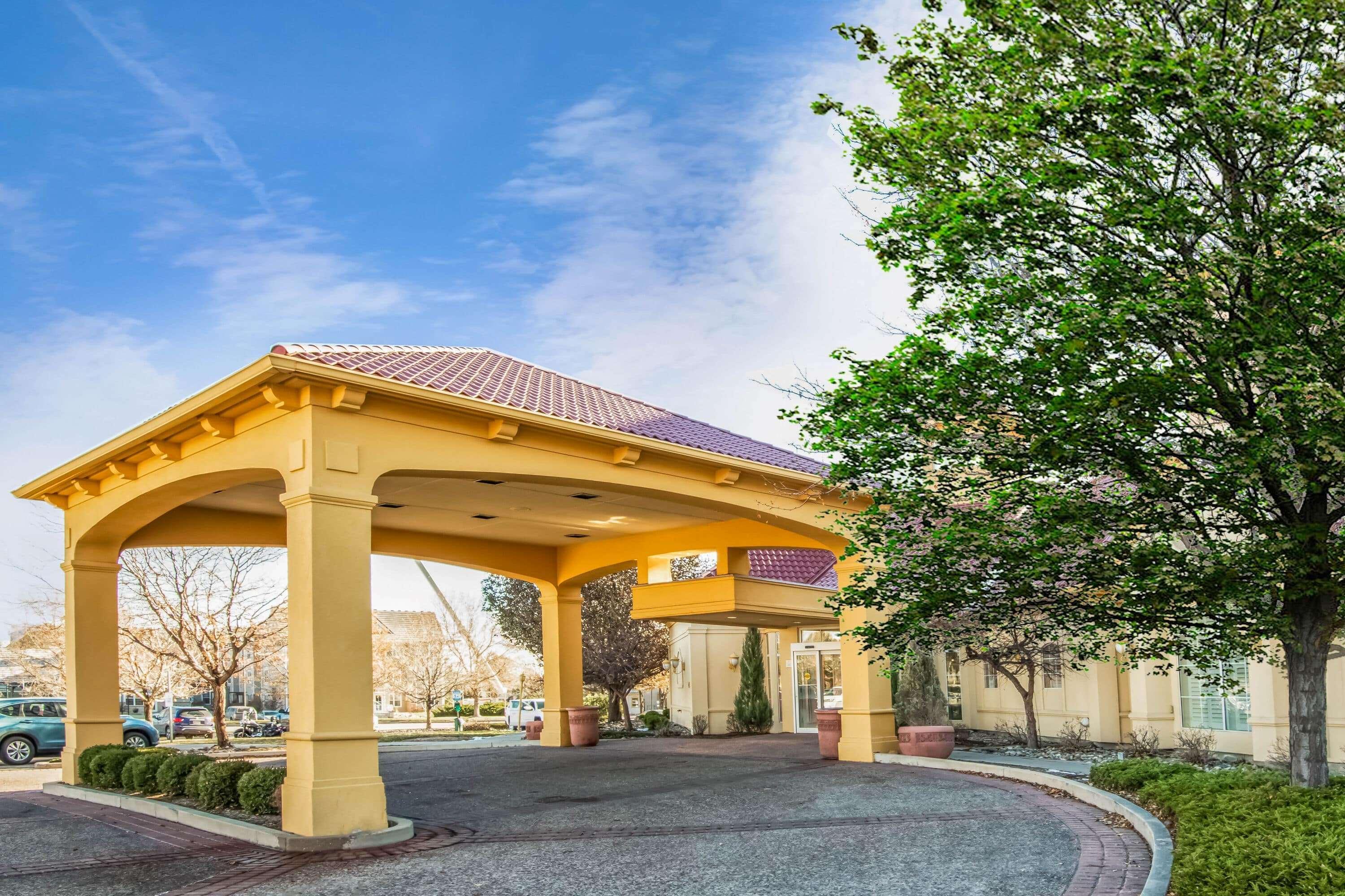 La Quinta By Wyndham South Airport Hotel