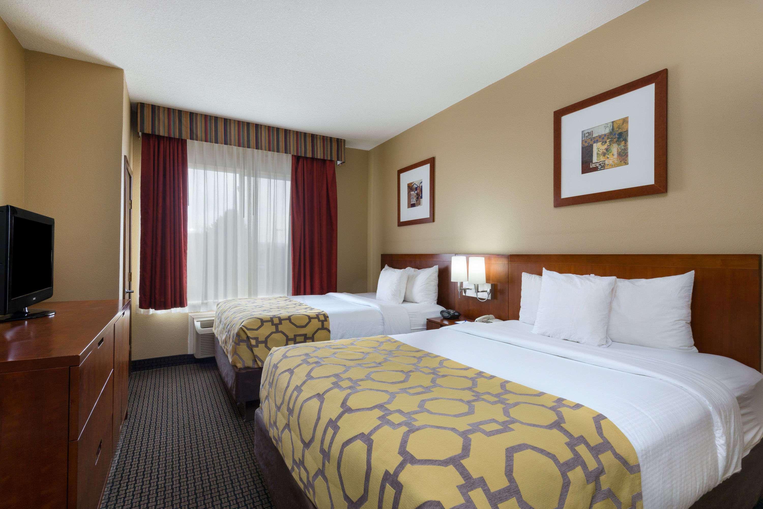 Hotel Baymont By Wyndham 3*