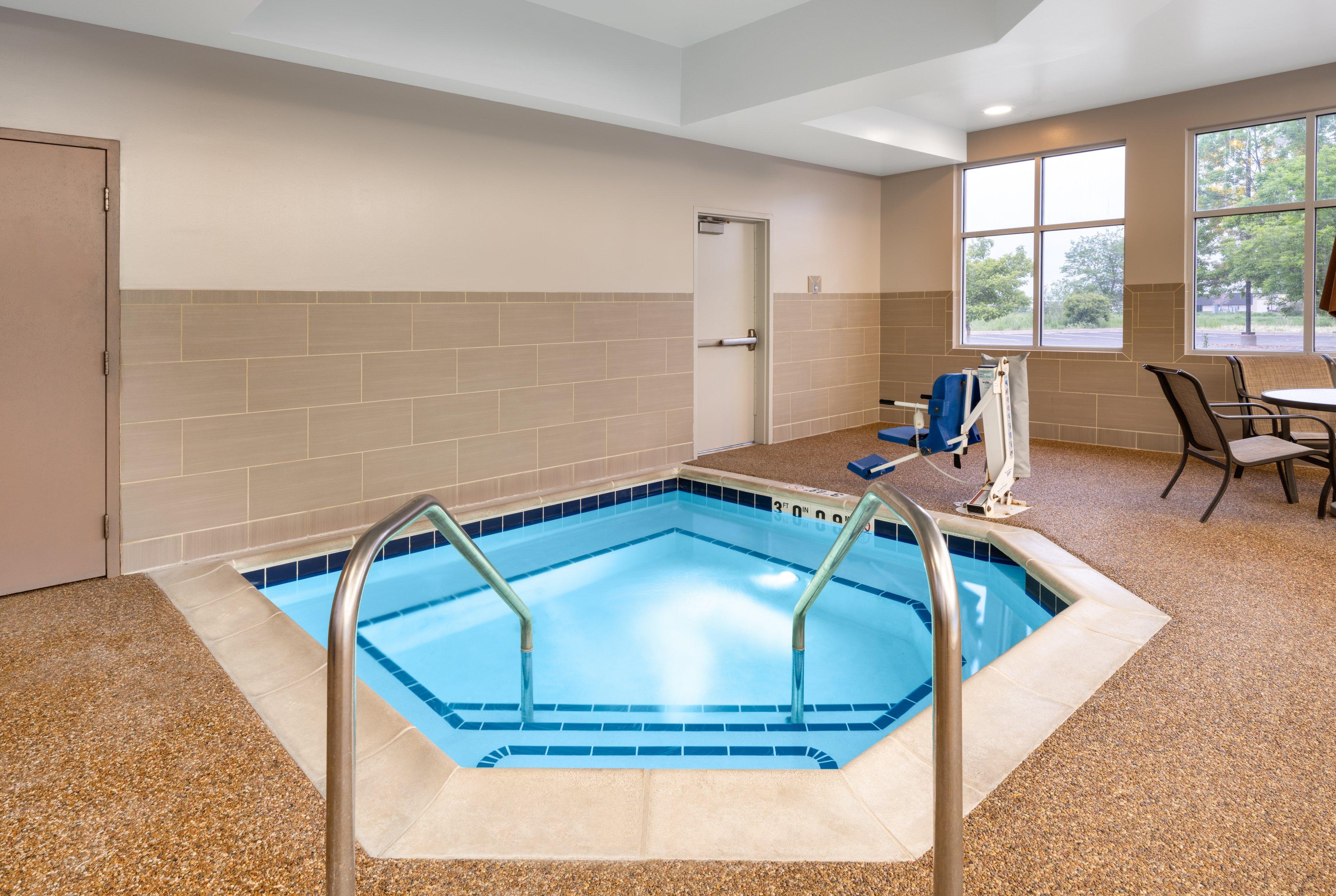 Hotel Express & Colorado Springs-airport By Ihg 3*