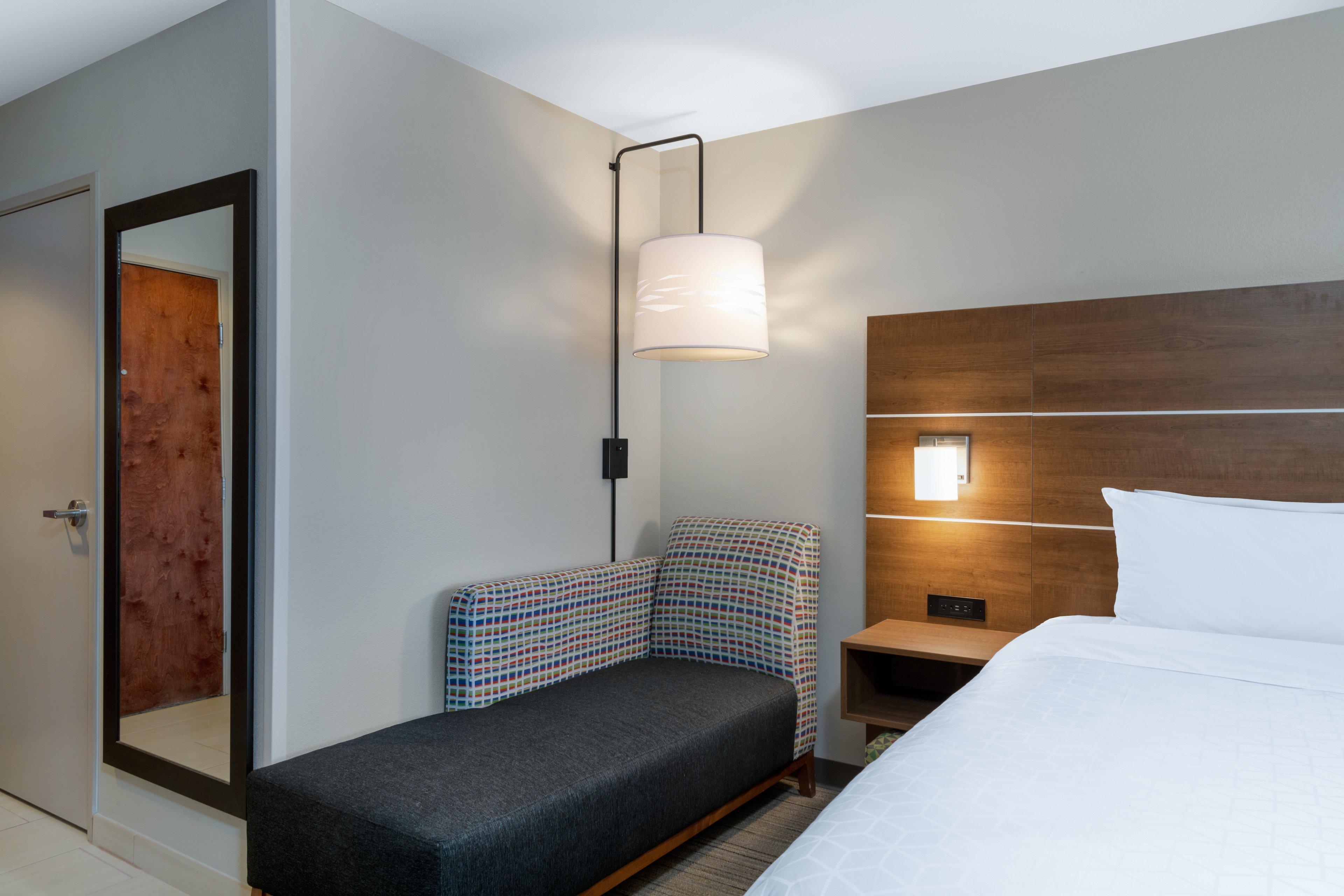 Express & Colorado Springs-airport By Ihg