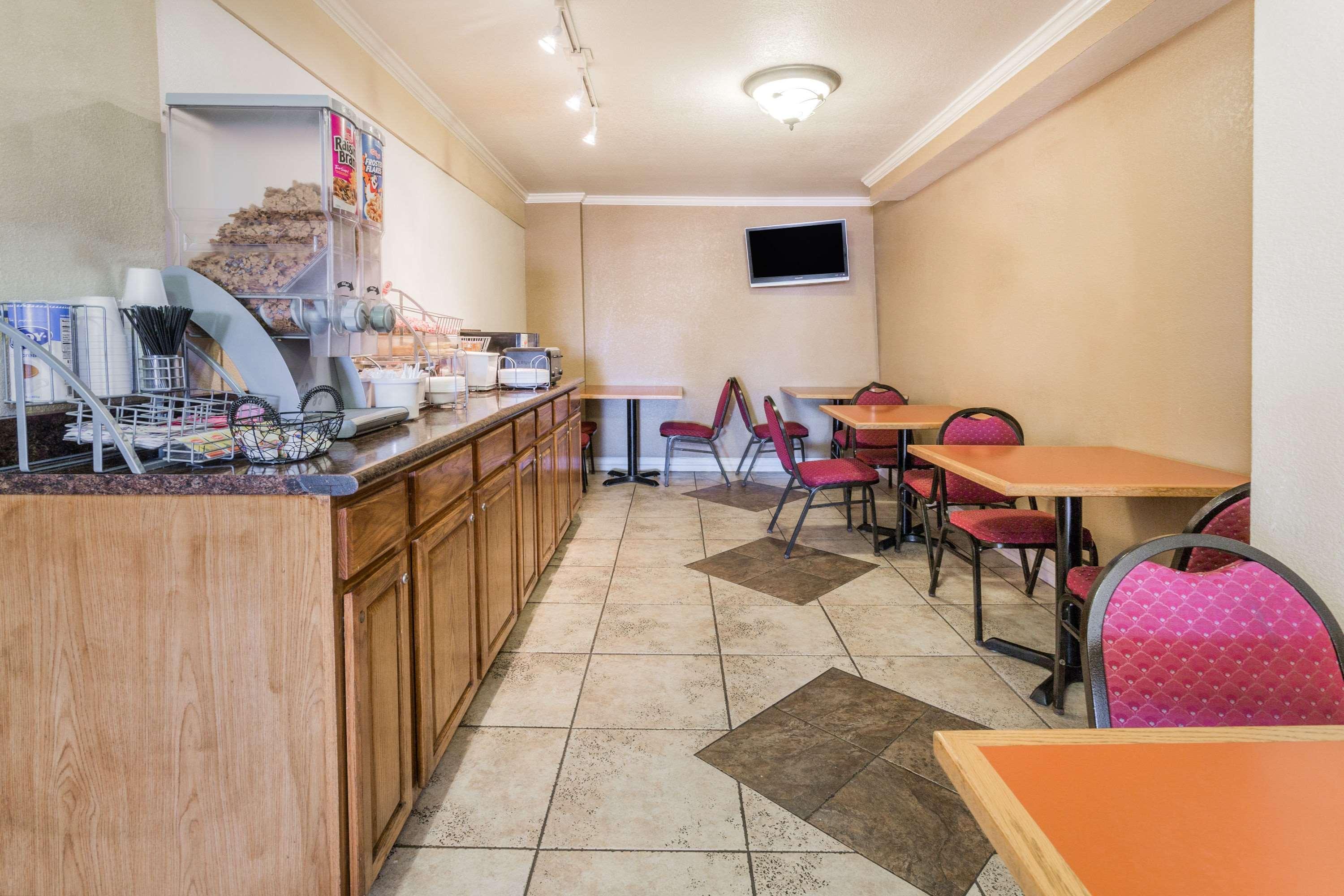 Super 8 By Wyndham Colorado Springs/chestnut Street 2* Colorado Springs