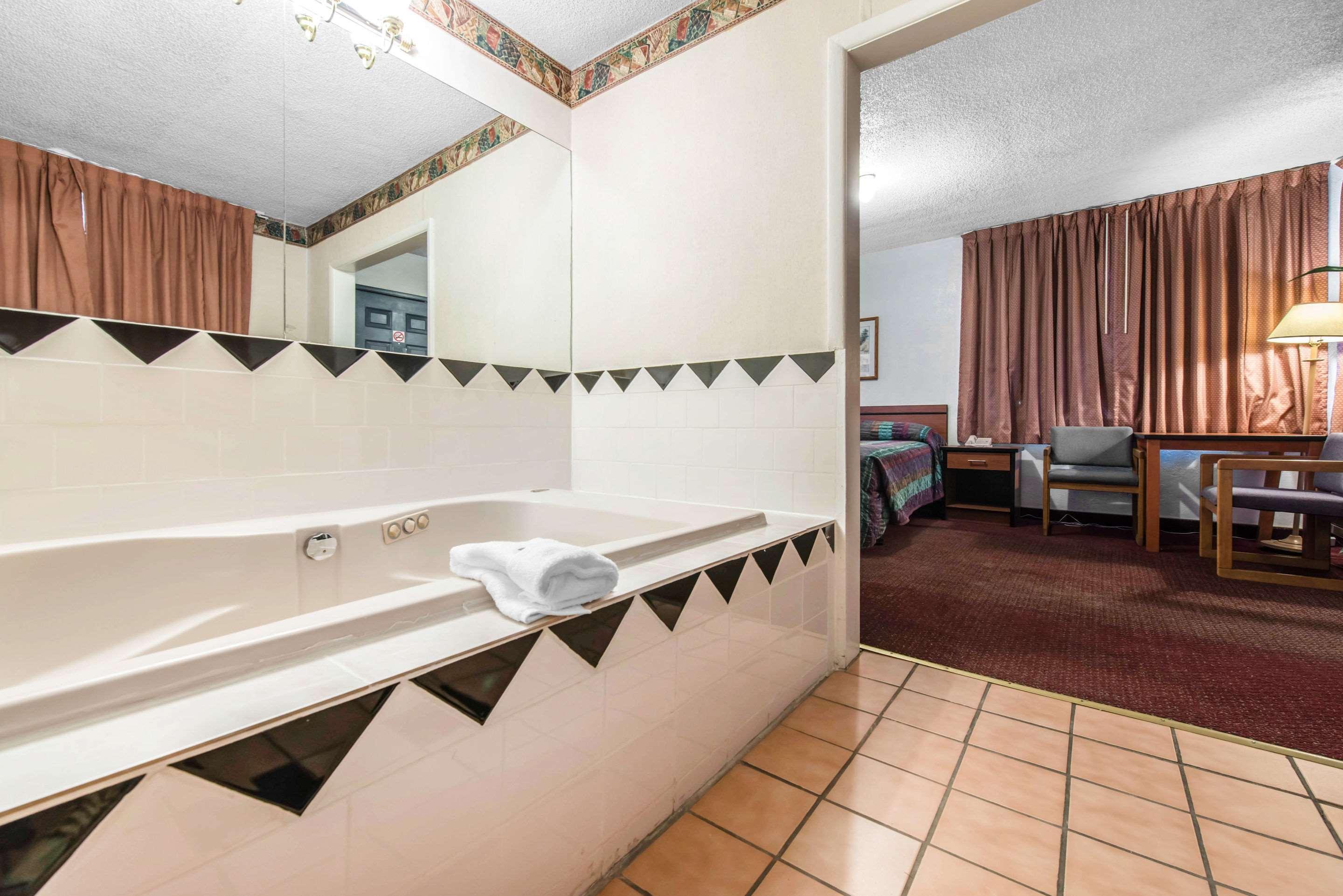 Hotel Rodeway &