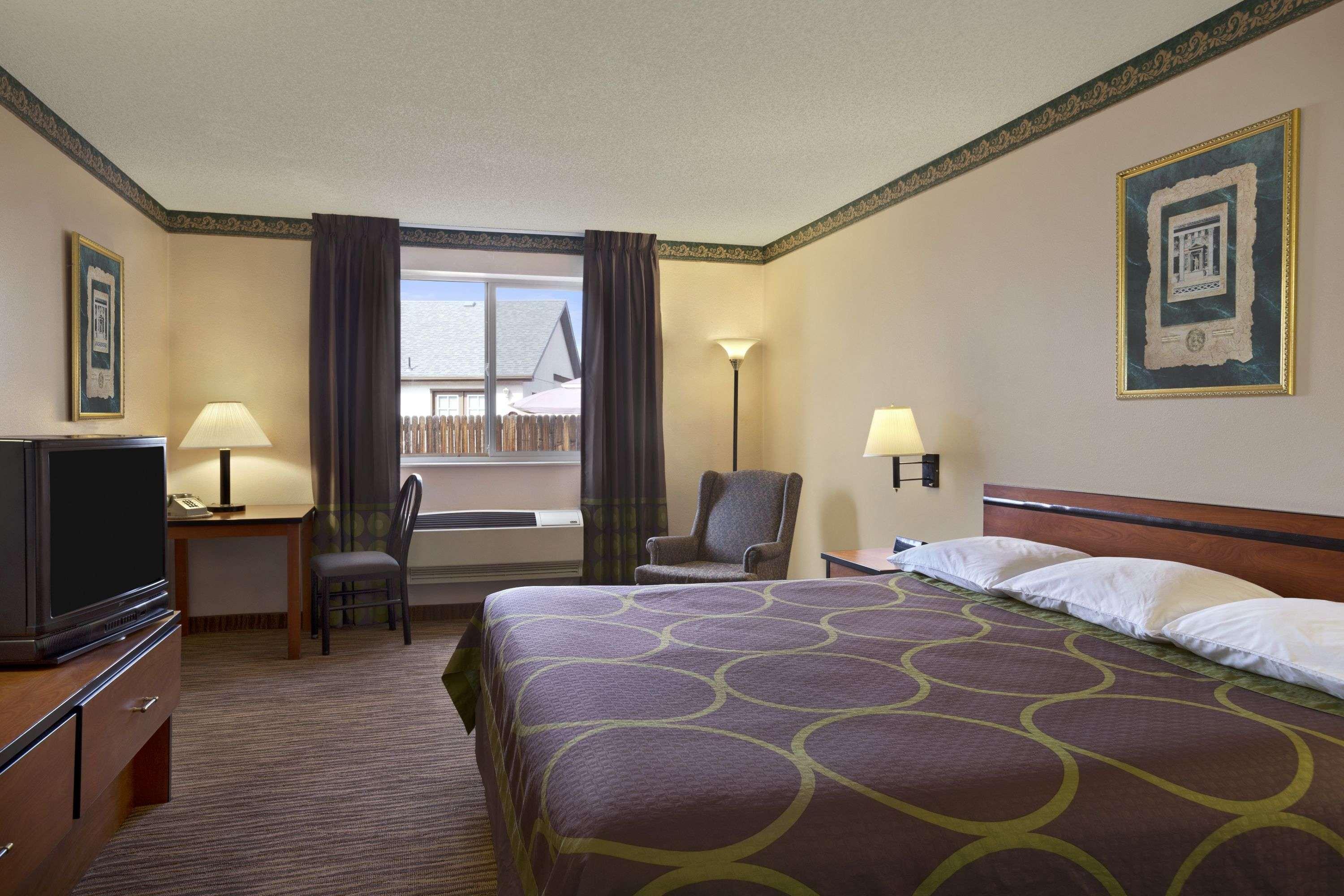 Super 8 By Wyndham Airport Motel Colorado Springs