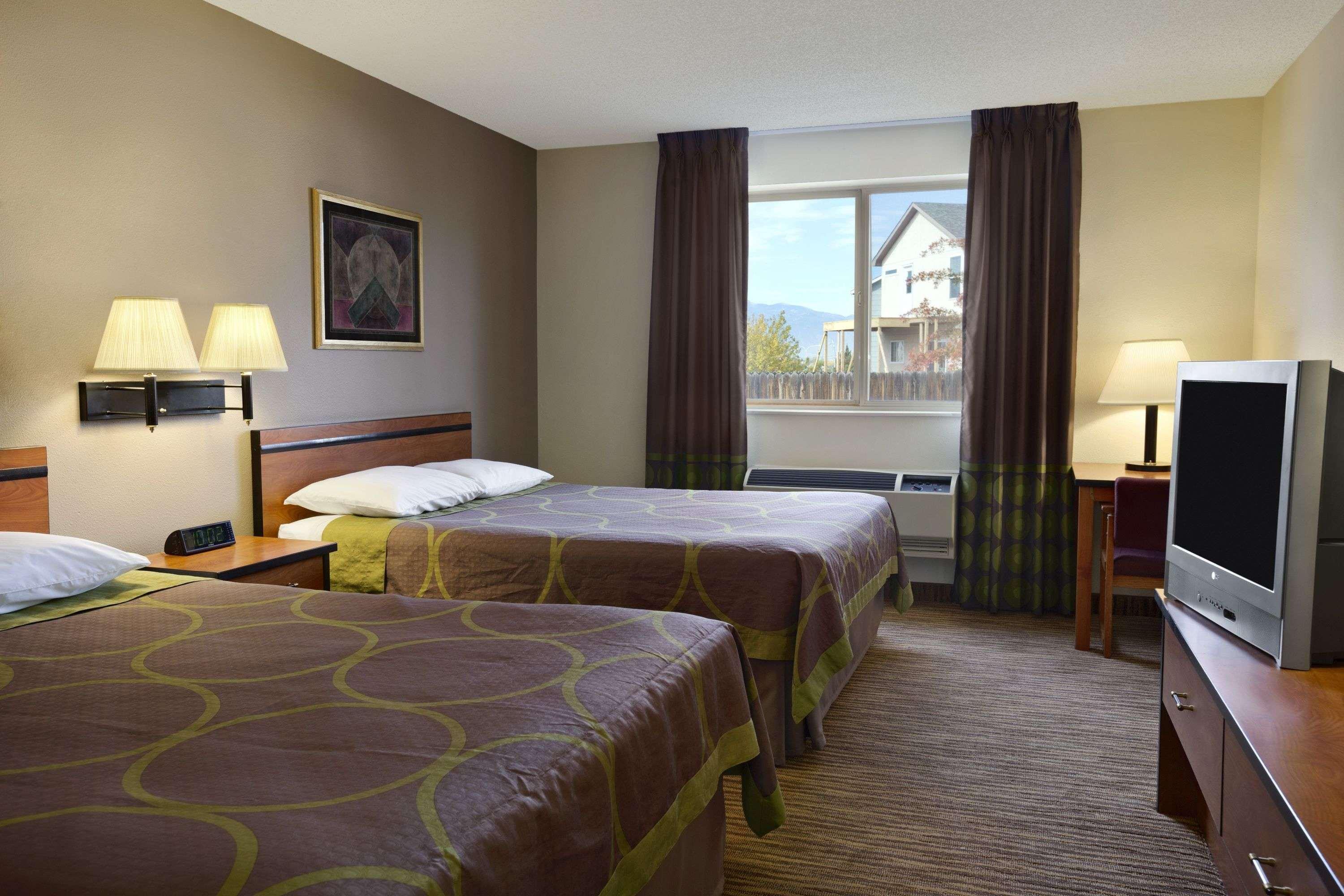 Motel Super 8 By Wyndham Airport